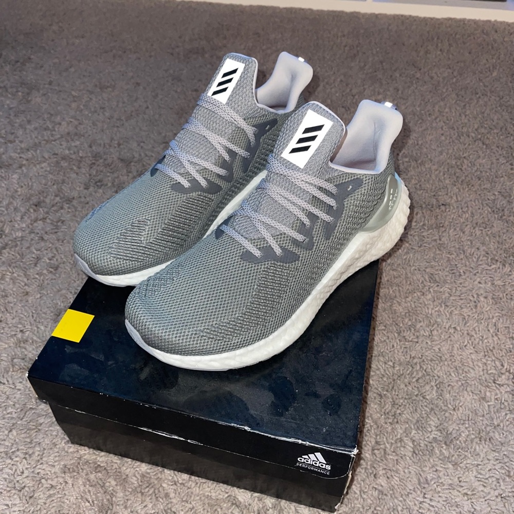 Adidas Alphaboost Grey